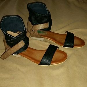 Serene island peachine sandals